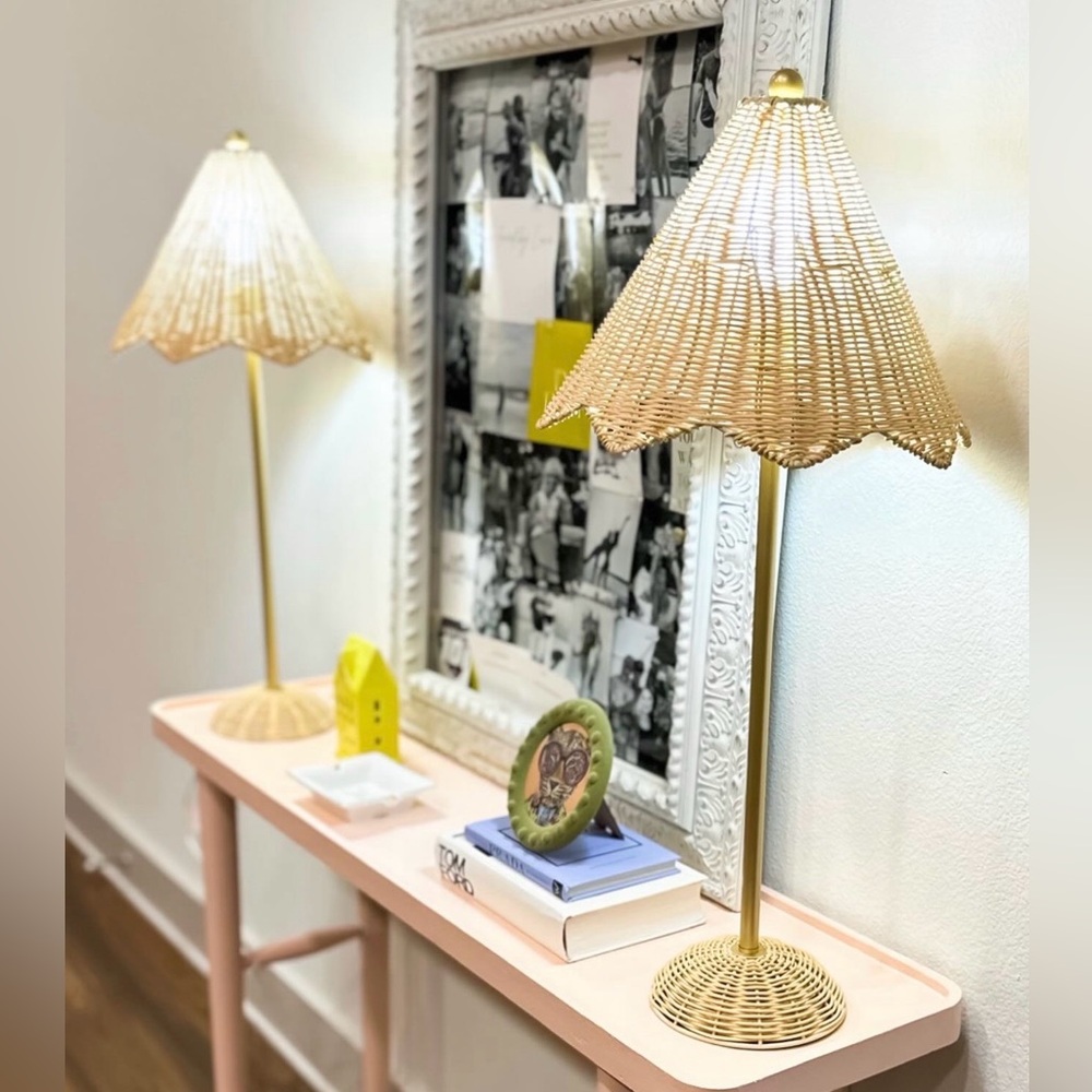 Elegant Cream Woven Table Lamp
